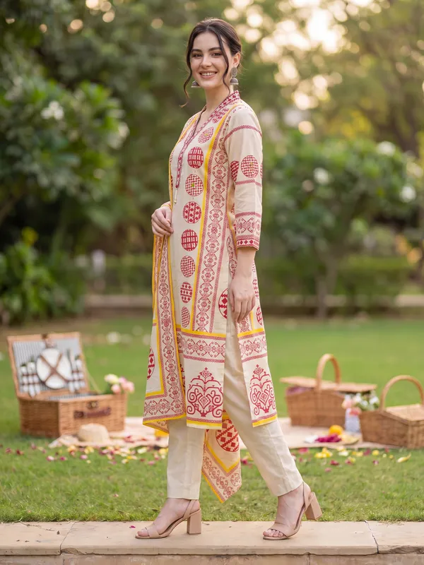 Beige_Printed_Pure_Cotton_Kurta_Trouser_Dupatta_Set