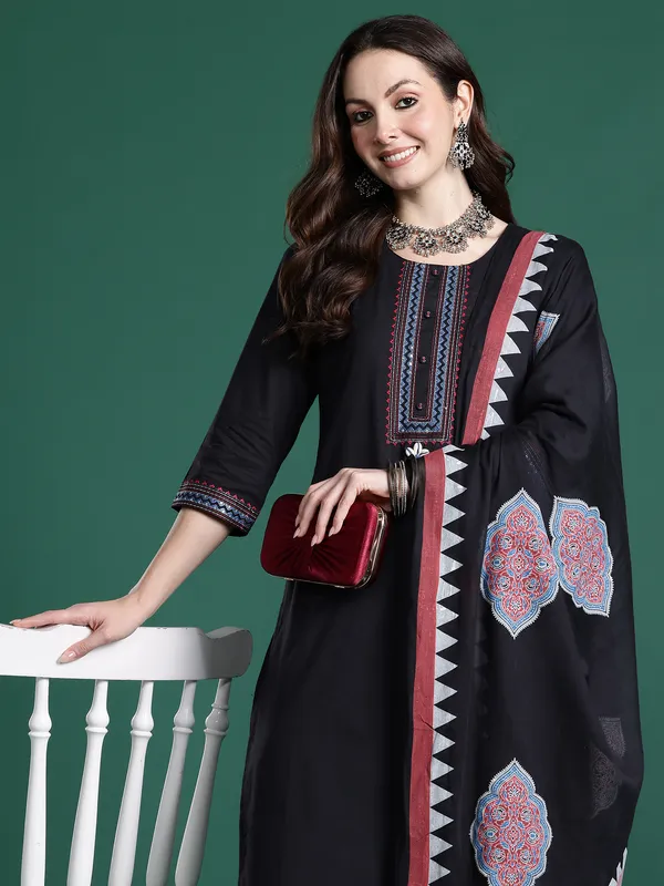 Black_Pure_Cotton_Printed_Kurta_Trouser_Dupatta_Set