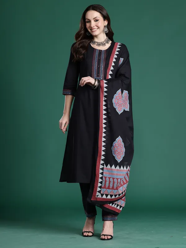 Black_Pure_Cotton_Printed_Kurta_Trouser_Dupatta_Set