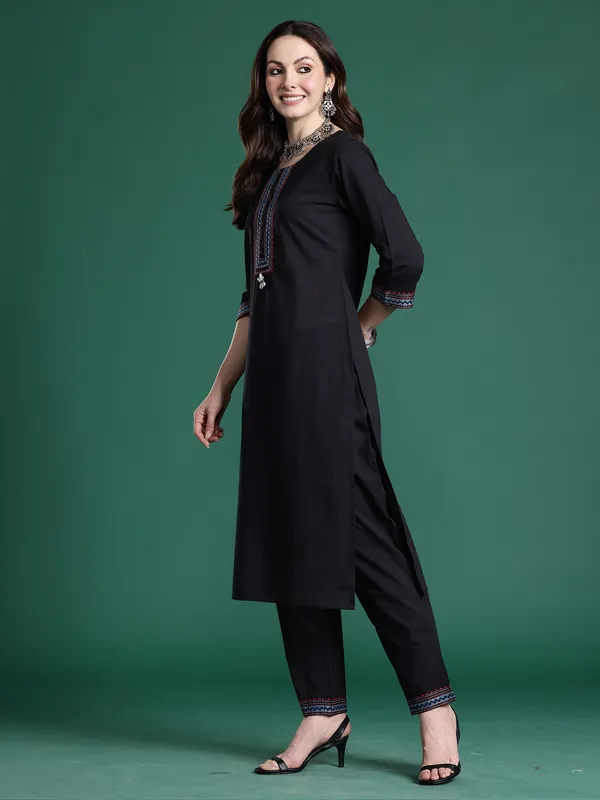 Black_Pure_Cotton_Printed_Kurta_Trouser_Dupatta_Set