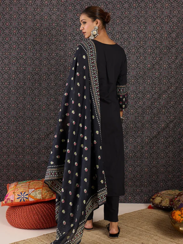 Black_Printed_A-Line_Kurta_Trousers_With_Dupatta_set