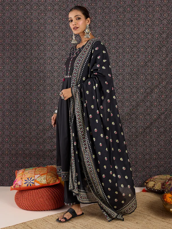 Black_Printed_A-Line_Kurta_Trousers_With_Dupatta_set
