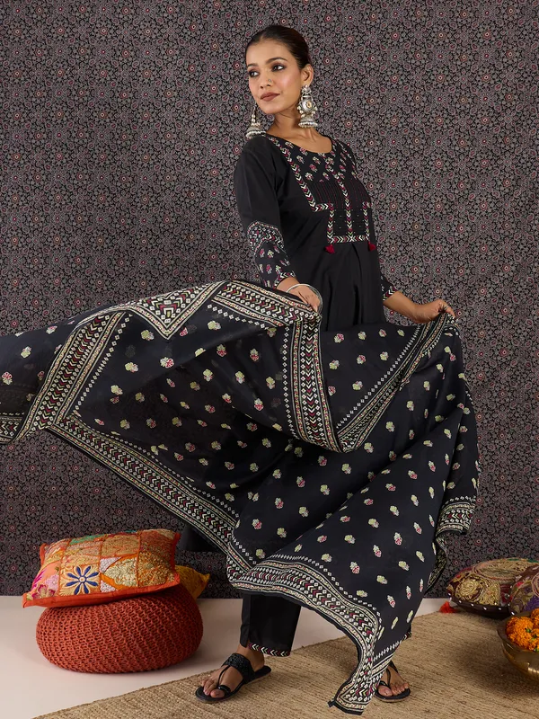 Black_Printed_A-Line_Kurta_Trousers_With_Dupatta_set