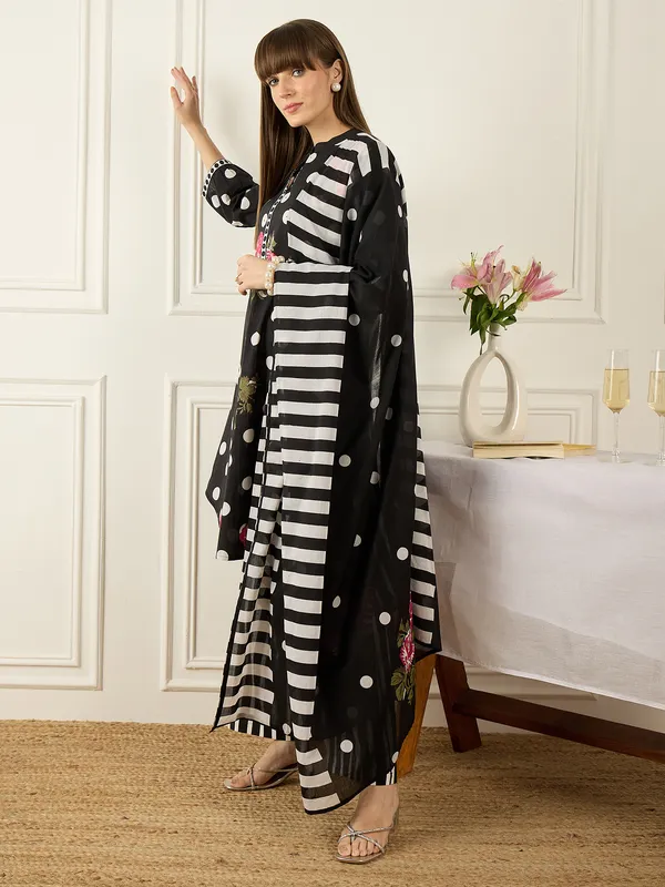 Black_Pure_Cotton_Printed_Kurta_Trouser_Dupatta_Set