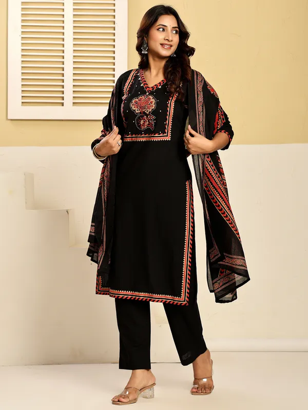 Black_Pure_Cotton_Printed_Kurta_Trouser_Dupatta_Set