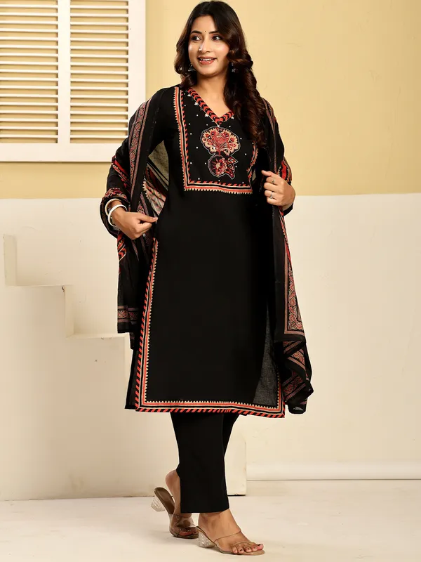 Black_Pure_Cotton_Printed_Kurta_Trouser_Dupatta_Set