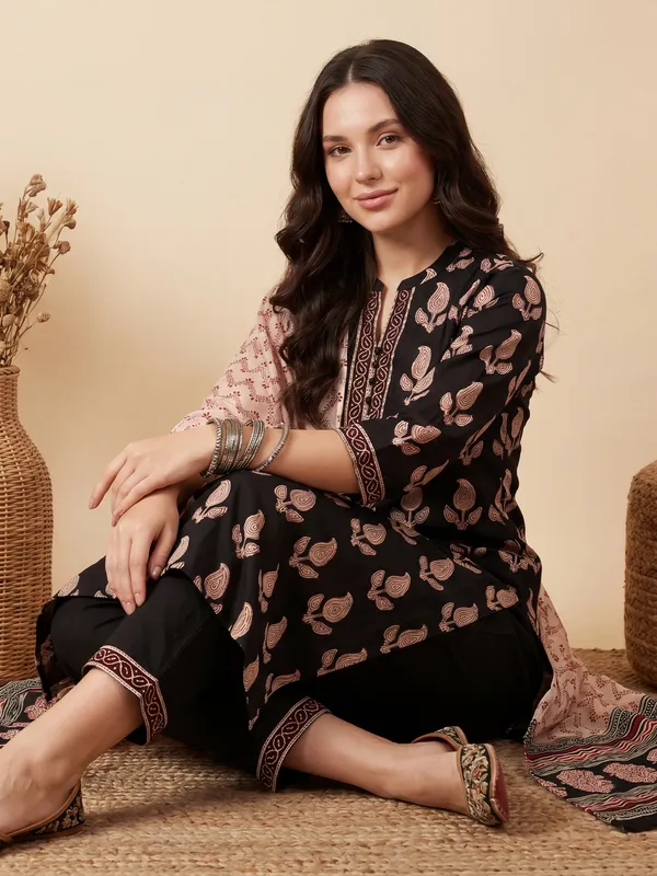 Black_Printed_Pure_Cotton_Kurta_Trouser_Dupatta_Set