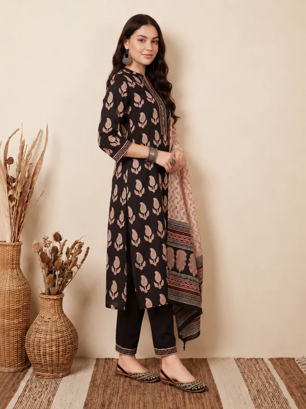 Black_Printed_Pure_Cotton_Kurta_Trouser_Dupatta_Set