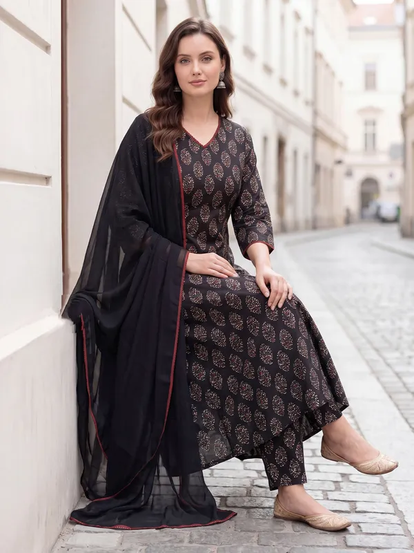 Black_Printed_Pure_Cotton_Kurta_Trouser_Dupatta_Set