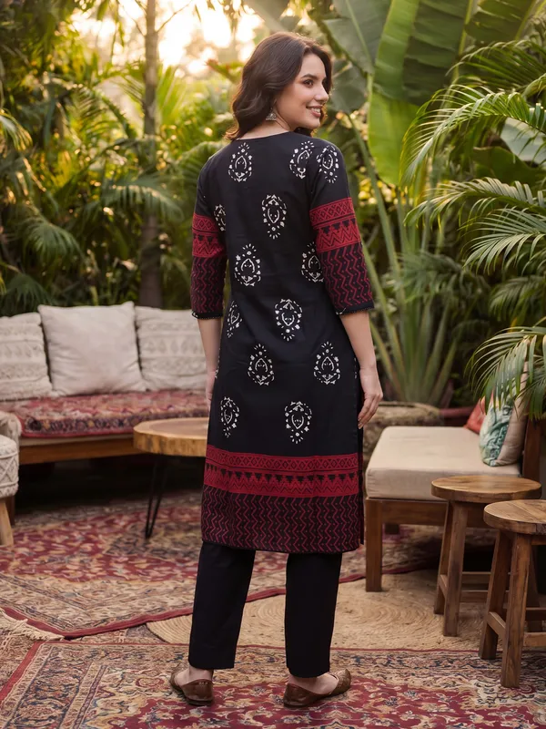 Black_Printed_Pure_Cotton_Kurta_Trouser_Dupatta_Set