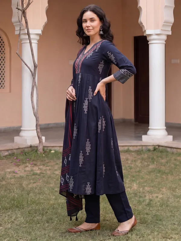 Black_Printed_Pure_Cotton_Kurta_Trouser_Dupatta_Set