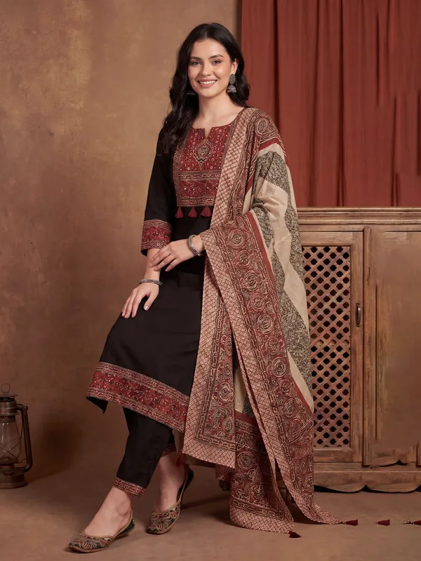 Black_Printed_Pure_Cotton_Kurta_Trouser_Dupatta_Set