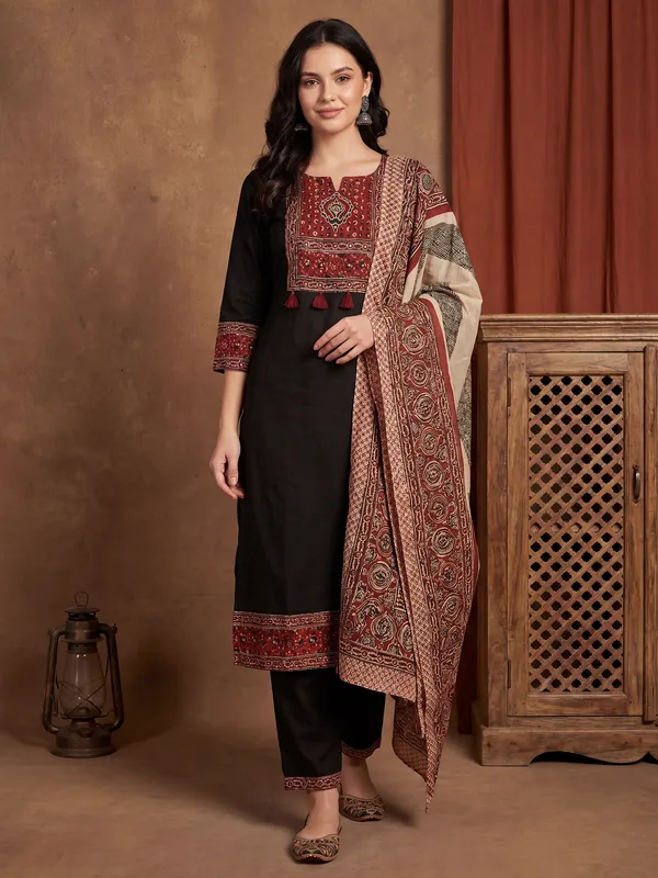 Black_Printed_Pure_Cotton_Kurta_Trouser_Dupatta_Set
