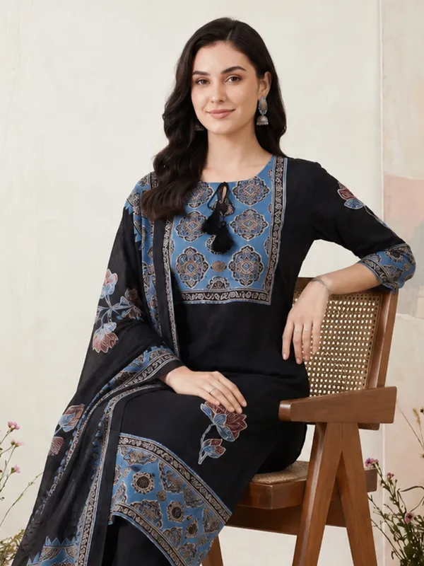 Black_Printed_Straight_Kurta_Trousers_With_Dupatta_Set