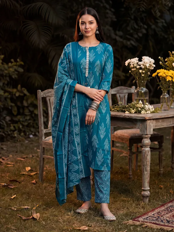 Blue_Printed_Linen_Kurta_Trouser_Dupatta_Set