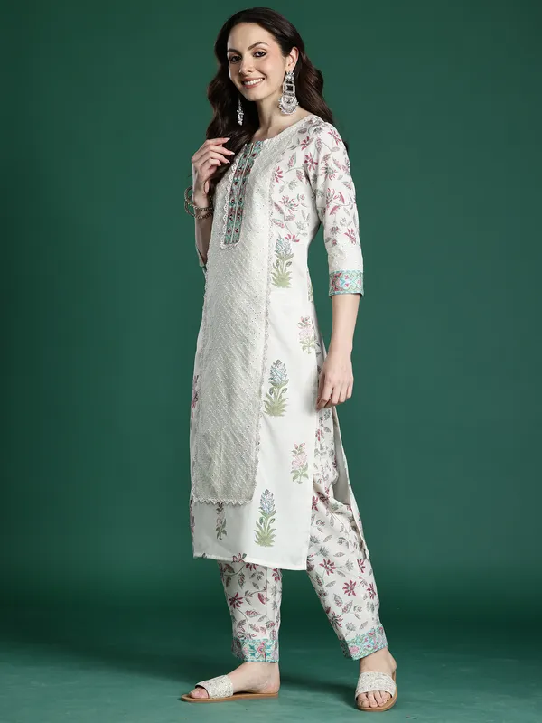 Cream_Printed_Pure_Cotton_Kurta_Trouser_Dupatta_Set