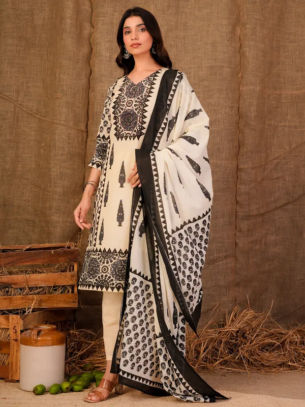 Cream_Printed_Pure_Cotton_Kurta_Trouser_Dupatta_Set