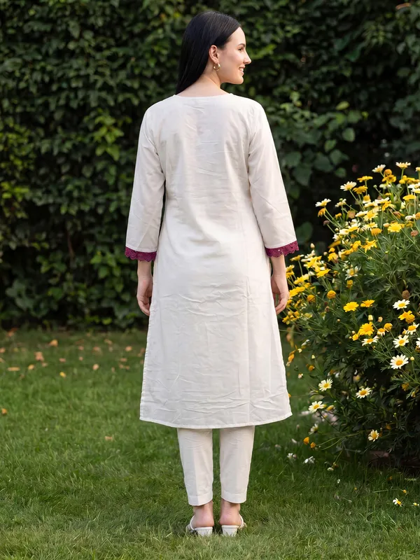 Cream_Printed_Straight_Kurta_Trousers_With_Dupatta_Set