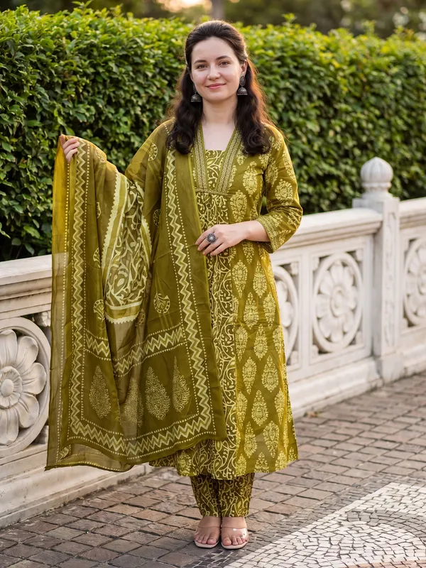 Green_Printed_Pure_Cotton_Kurta_Trouser_Dupatta_Set