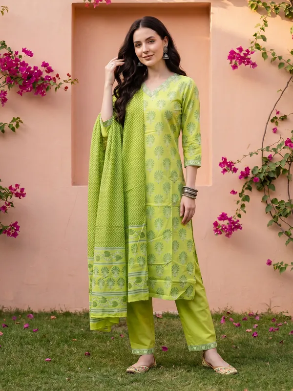 Green_Printed_Pure_Cotton_Kurta_Trouser_Dupatta_Set