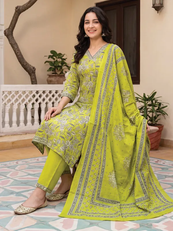 Green_Printed_Pure_Cotton_Kurta_Trouser_Dupatta_Set