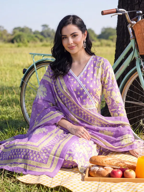 Lavender_Printed_Straight_Kurta_Salwar_With_Dupatta_Set