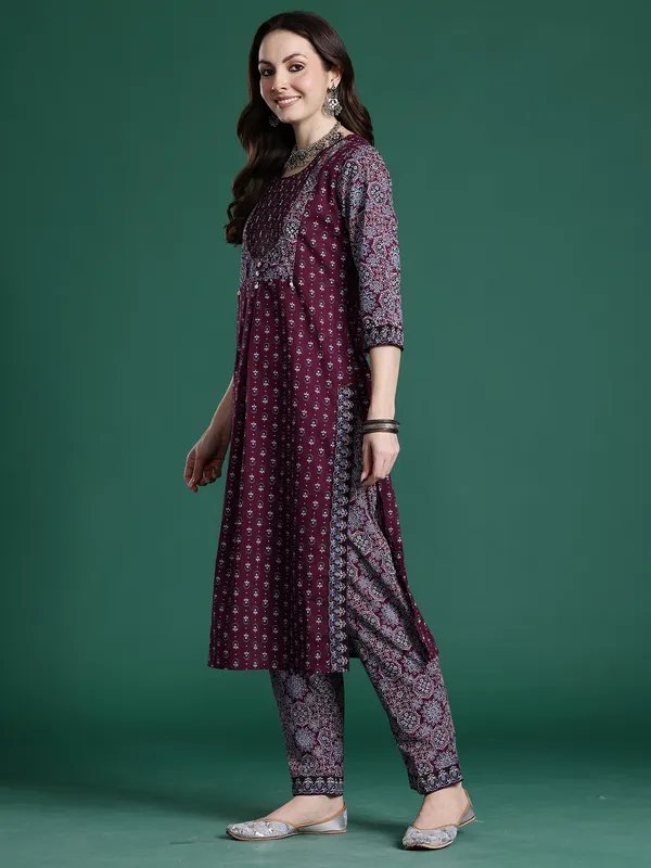 Maroon_Printed_Pure_Cotton_Kurta_Trouser_Dupatta_Set