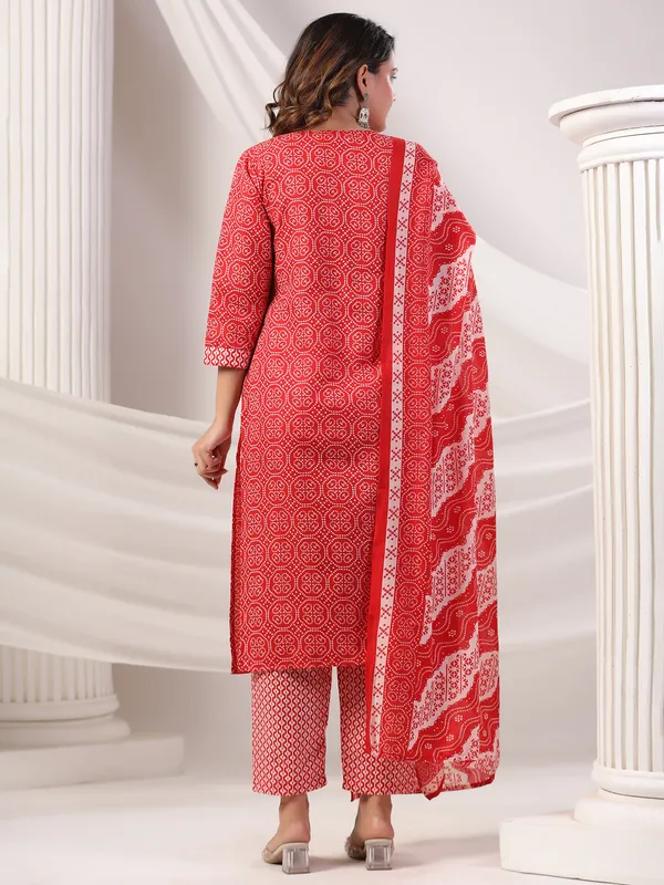 Maroon_Printed_Pure_Cotton_Kurta_Trouser_Dupatta_Set