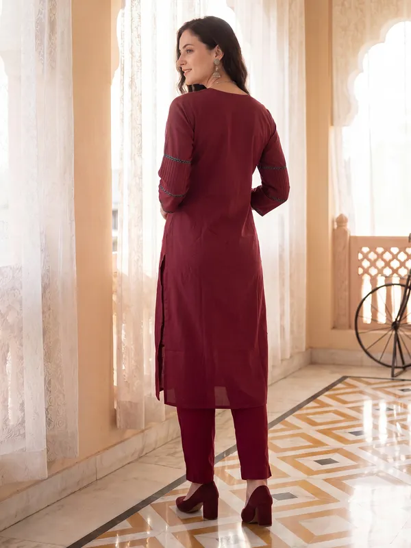 Maroon_Printed_Pure_Cotton_Kurta_Trouser_Dupatta_Set