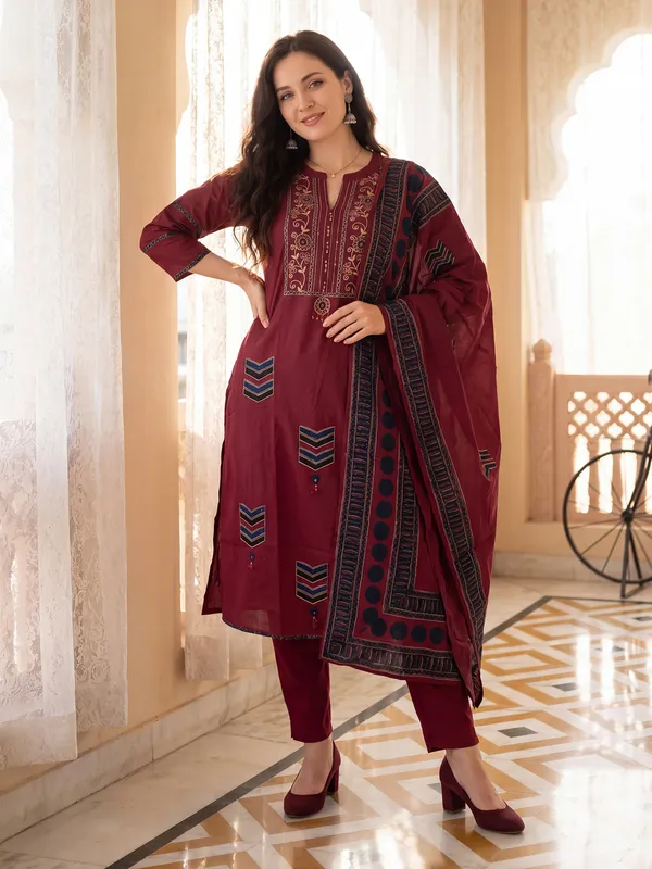 Maroon_Printed_Pure_Cotton_Kurta_Trouser_Dupatta_Set