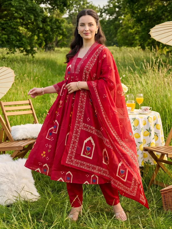 Maroon_Printed_Pure_Cotton_Kurta_Trouser_Dupatta_Set