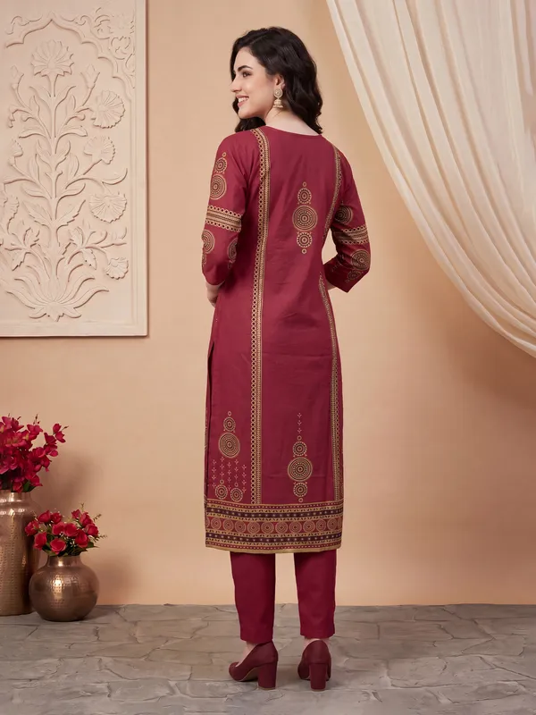 Maroon_Printed_Pure_Cotton_Kurta_Trouser_Dupatta_Set