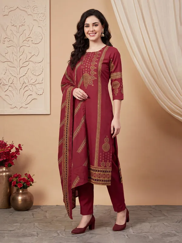 Maroon_Printed_Pure_Cotton_Kurta_Trouser_Dupatta_Set