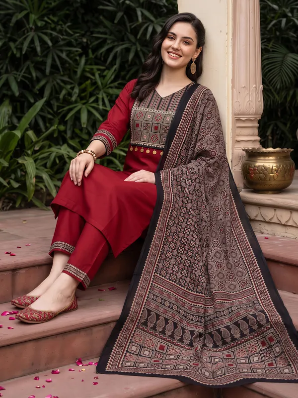 Maroon_Yoke_Design_Straight_Kurta_Trousers_With_Dupatta_Set