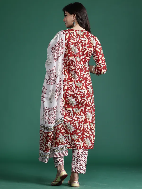 Maroon_Printed_Pure_Cotton_Kurta_Trouser_Dupatta_Set