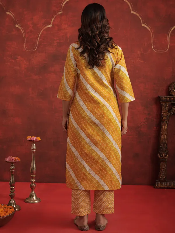 Mustard_Printed_Pure_Cotton_Kurta_Trouser_Dupatta_Set