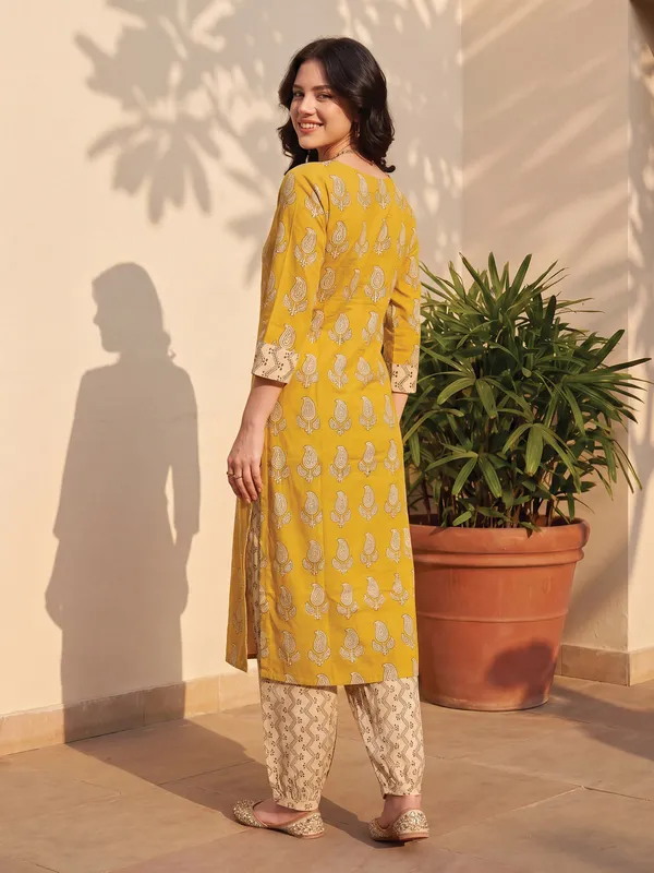 Mustard_Printed_Pure_Cotton_Kurta_Trouser_Dupatta_Set