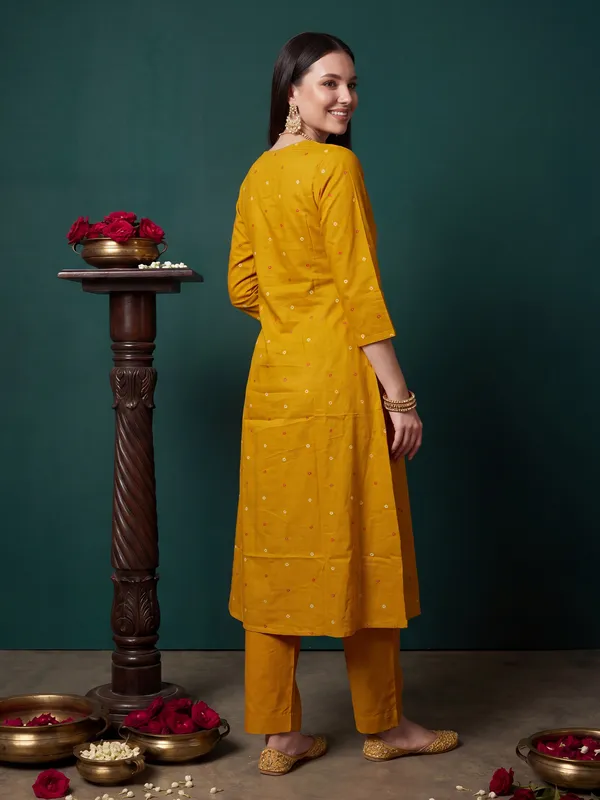 Mustard_Printed_Pure_Cotton_Kurta_Trouser_Dupatta_Set