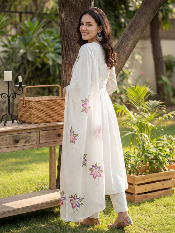 Off_White_Printed_Pure_Cotton_Kurta_Trouser_Dupatta_Set
