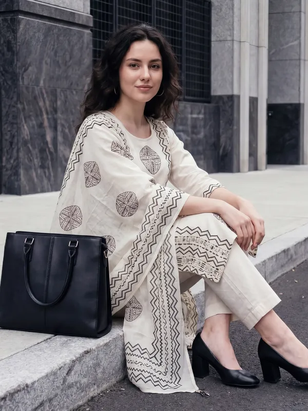 Off_White_Printed_Pure_Cotton_Kurta_Trouser_Dupatta_Set