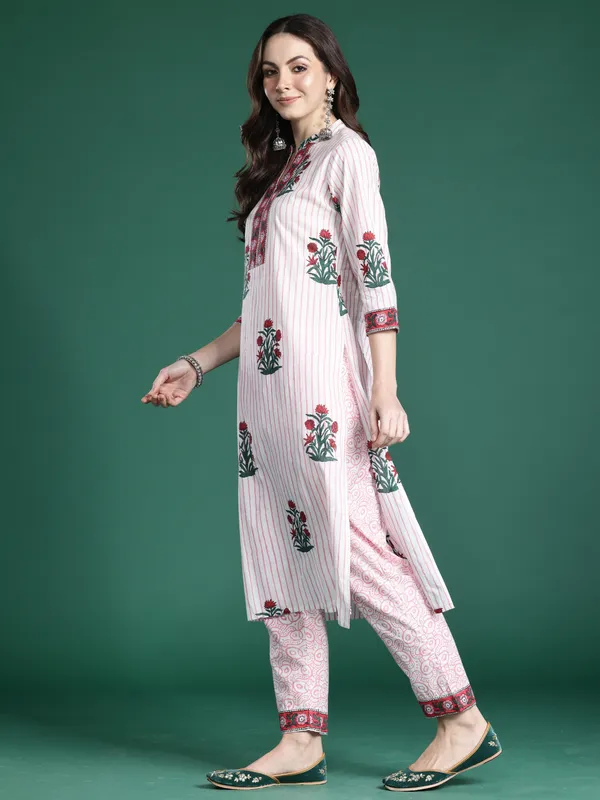 Pink_Pure_Cotton_Printed_Kurta_Trouser_Dupatta_Set
