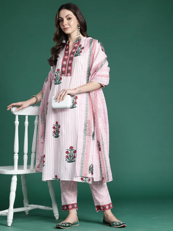 Pink_Pure_Cotton_Printed_Kurta_Trouser_Dupatta_Set