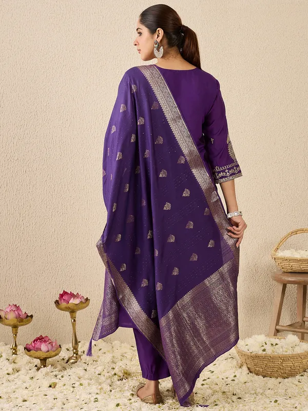 Purple_Embroidered_Silk_Blend_Kurta_Trouser_Dupatta_Set
