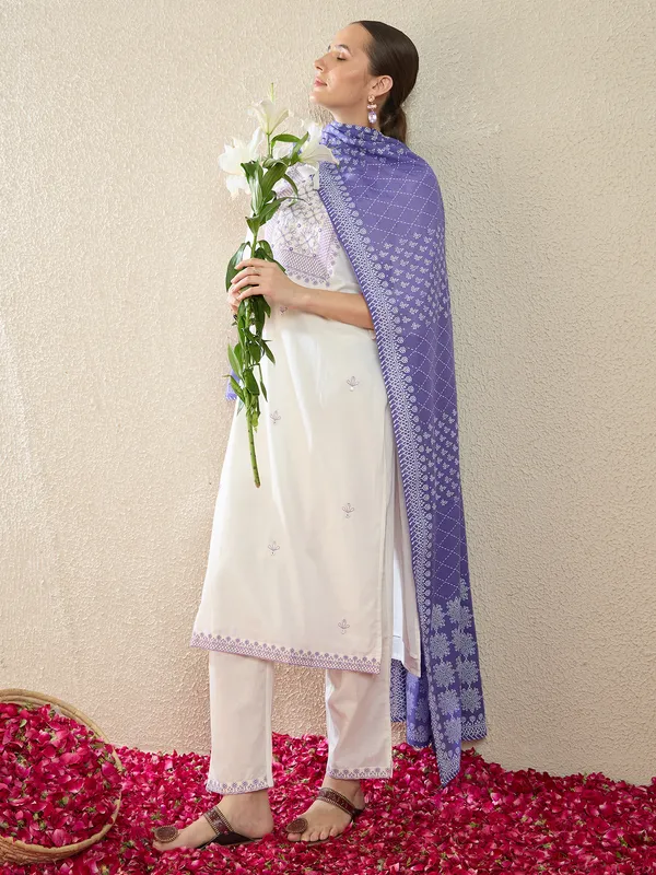 White_Embroidered_Straight_Kurta_Trousers_Set