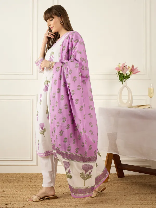 Off_White_Pure_Cotton_Printed_Kurta_Trouser_Dupatta_Set