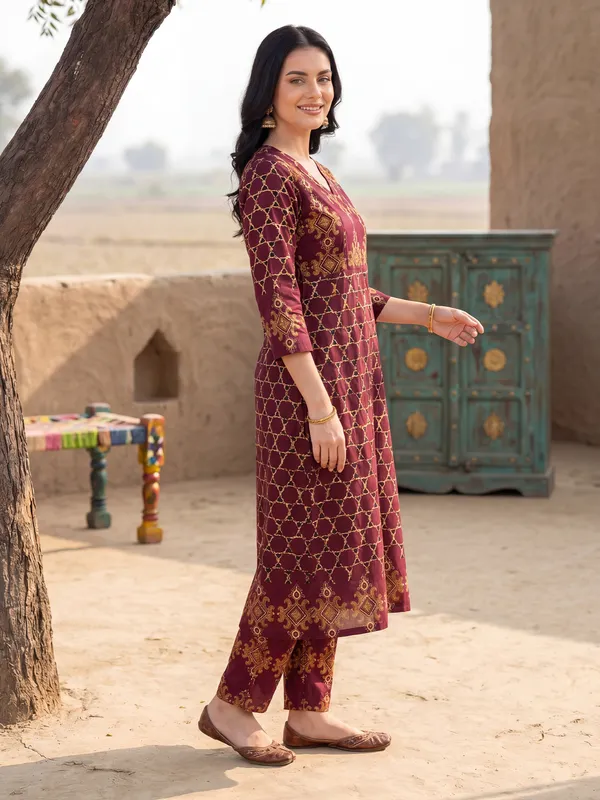 Burgundy_Printed_Pure_Cotton_Kurta_Trouser_Dupatta_Set