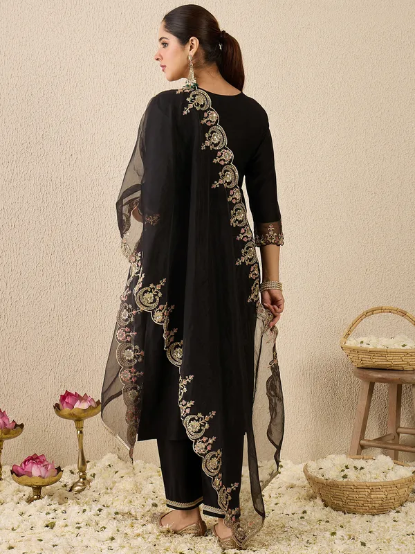 Black_Embroidered_Liva_Kurta_Trouser_Dupatta_Set