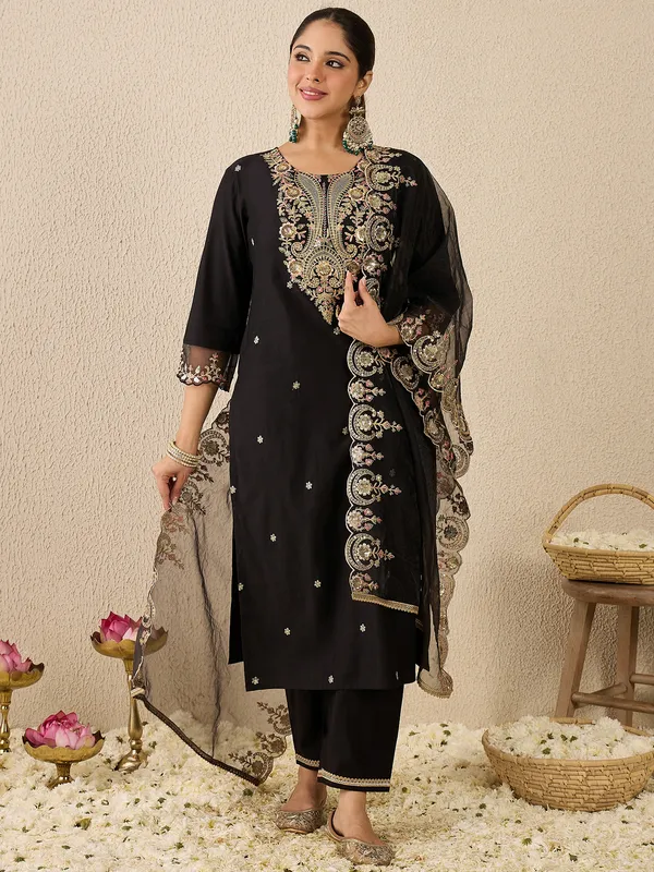 Black_Embroidered_Liva_Kurta_Trouser_Dupatta_Set