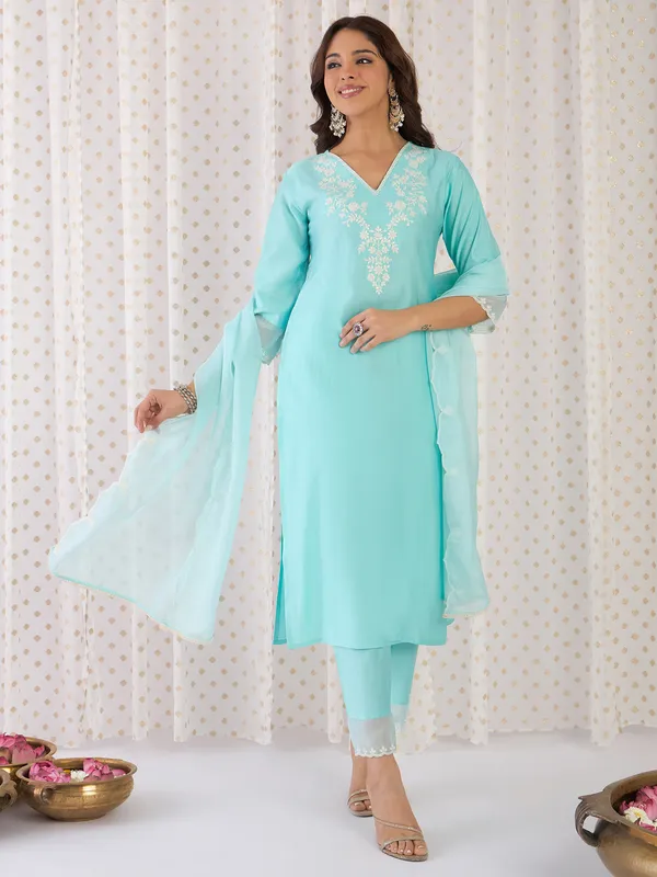 Blue_Embroidered_Liva_Kurta_Trouser_Dupatta_Set