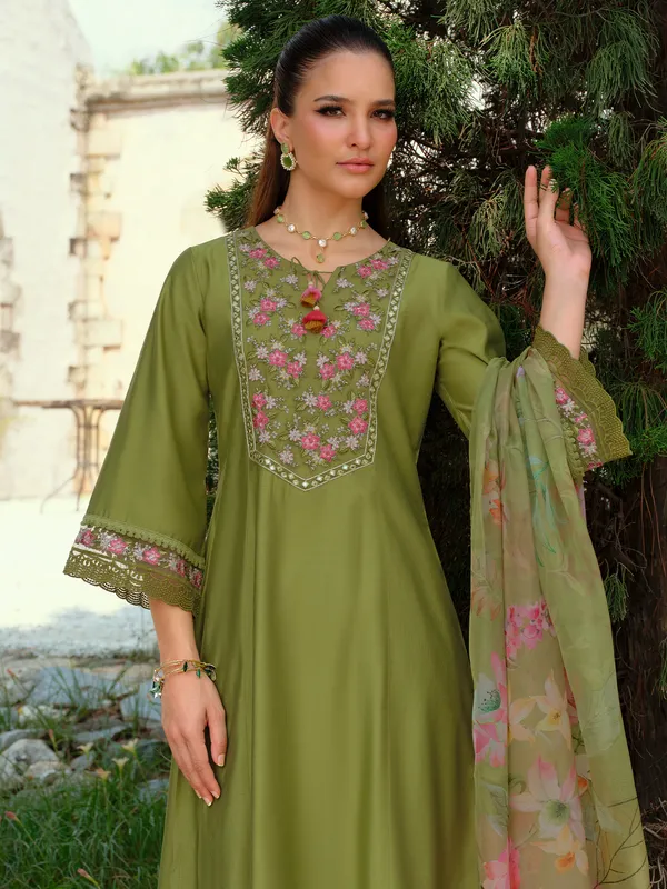 Green_Embroidered_Liva_Kurta_Trouser_Dupatta_Set
